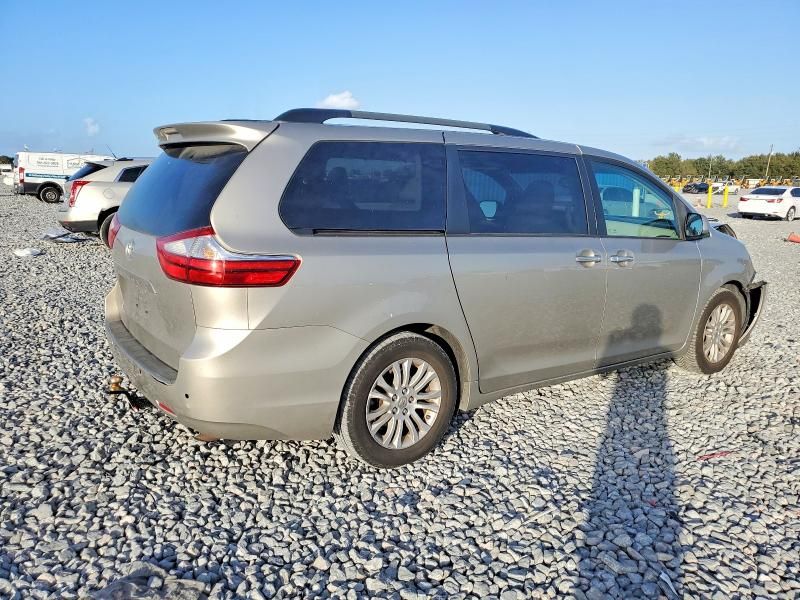2015 Toyota Sienna xle