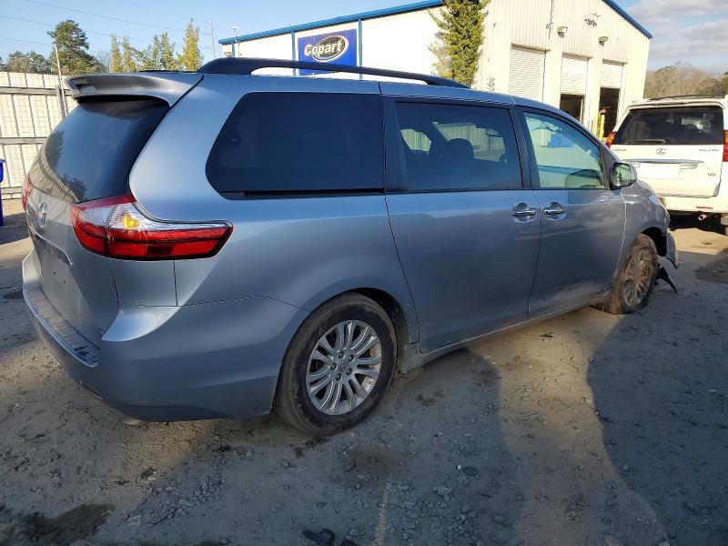 2016 Toyota Sienna xle 8-passenger