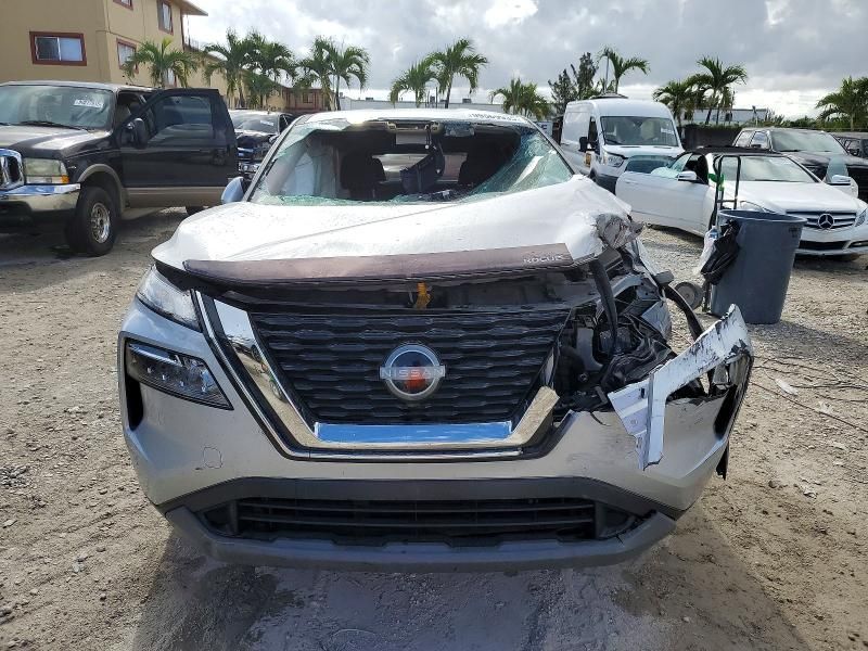 2022 Nissan Rogue sv