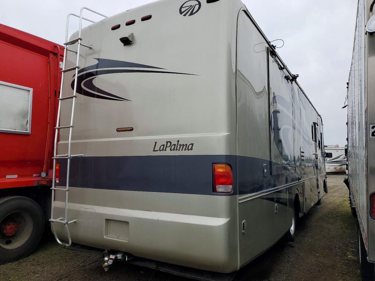 2005 Workhorse Custom Chassis Motorhome Chassis W24