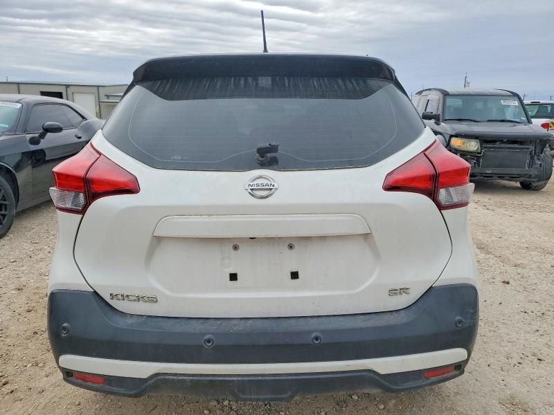 2020 Nissan Kicks sr