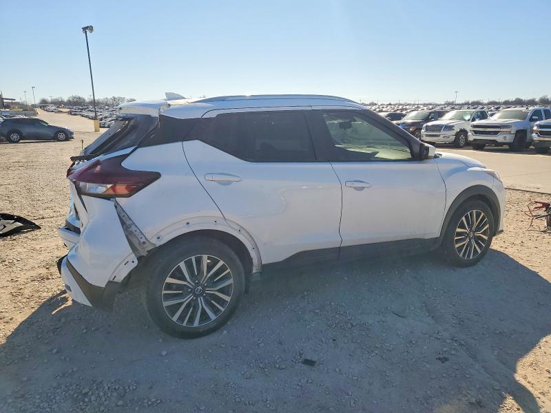 2021 Nissan Kicks sv