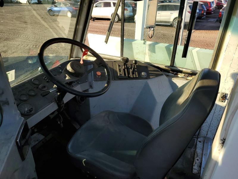 2010 Ottawa Yard Tractor 2009 Otta Tractor
