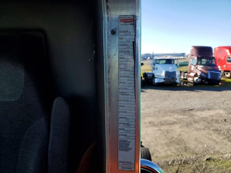 2015 Kenworth T400 Semi Truck