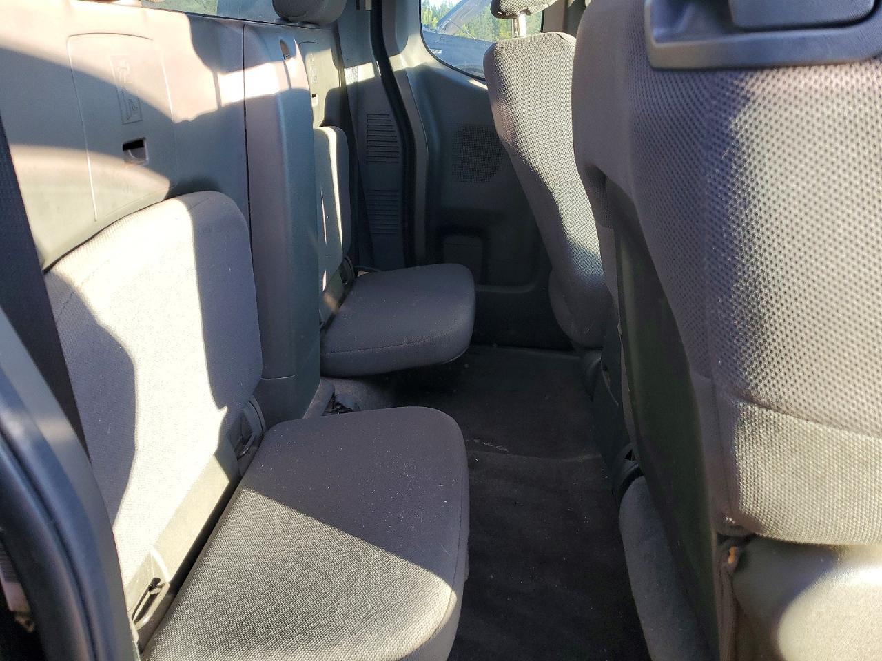 2014 Nissan Frontier s