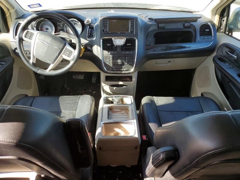 2016 Chrysler Town & Country Touring l