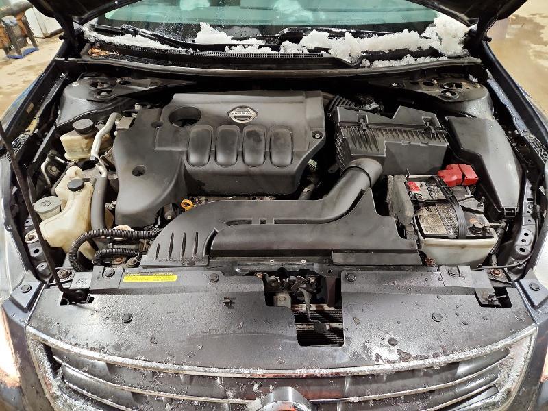 2012 Niss Altima Base