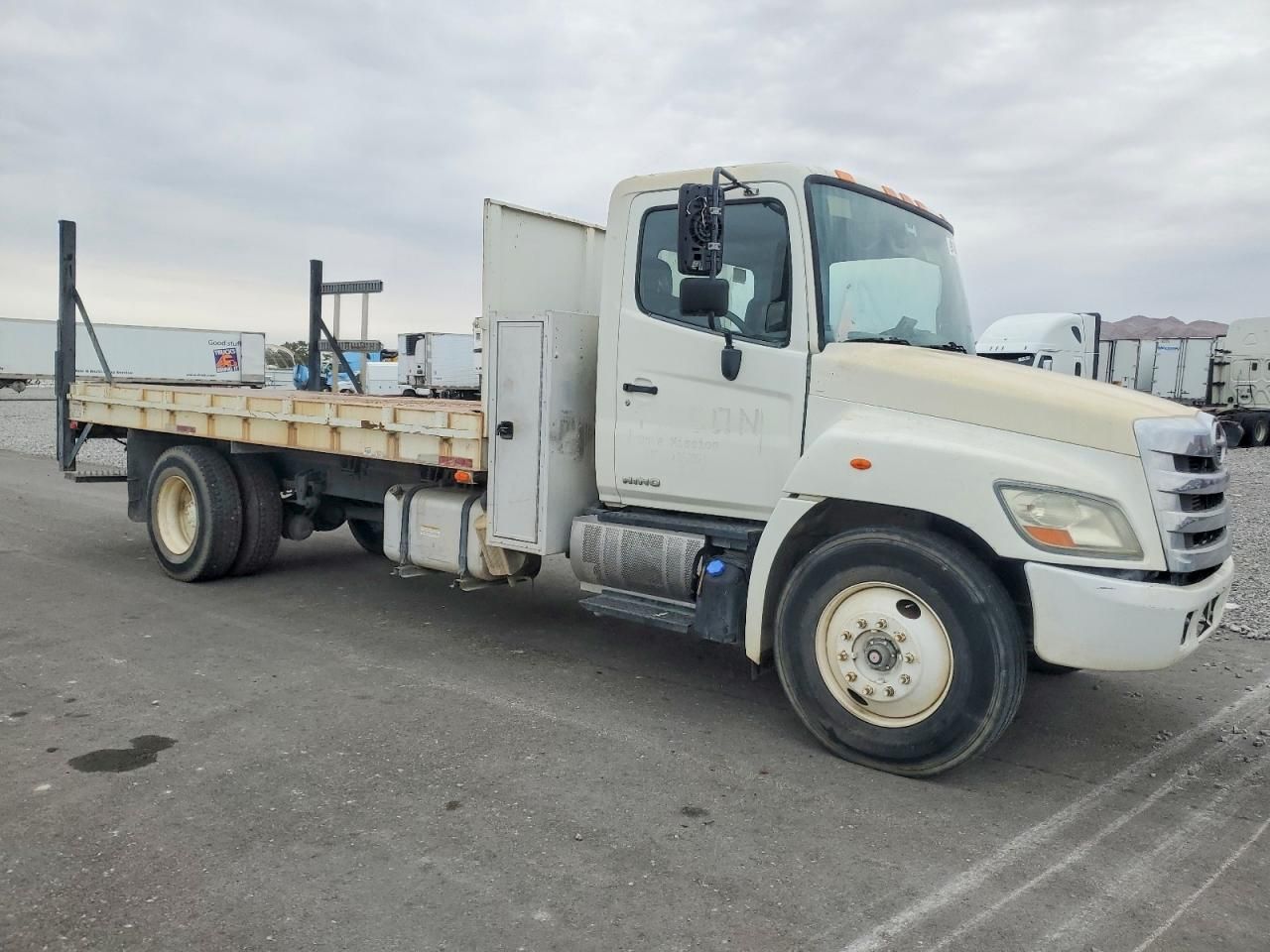 2013 Hino 268 Flatbed Truck