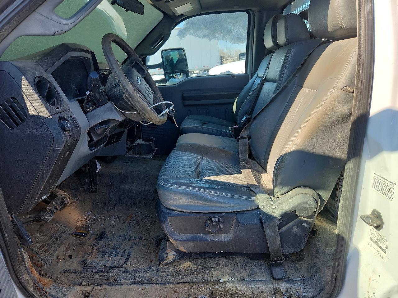 2014 Ford F450 Super Duty Flatbed Truck