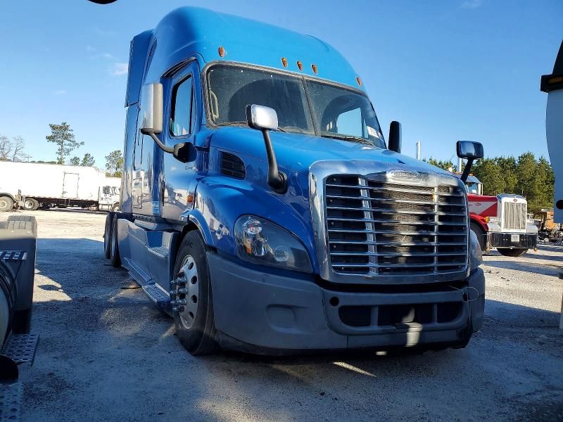 2016 Freightliner Cascadia 113 Semi Truck