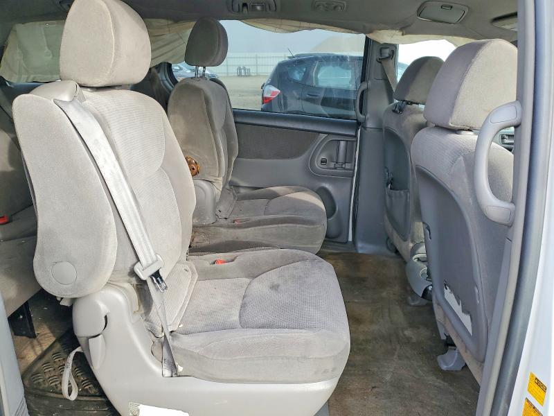 2005 Toyota Sienna le 7-passenger