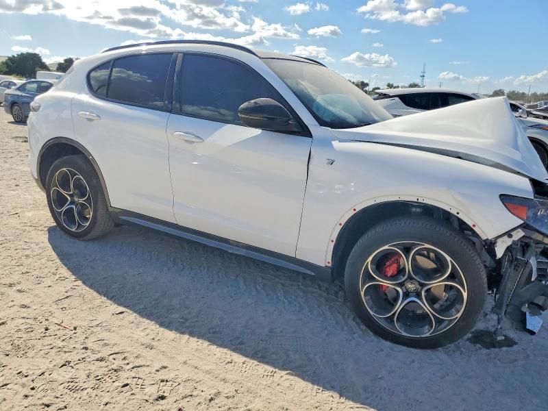 2024 Alfa Romeo Stelvio ti