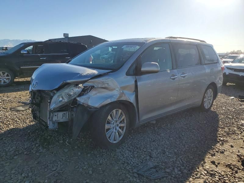 2015 Toyota Sienna xle