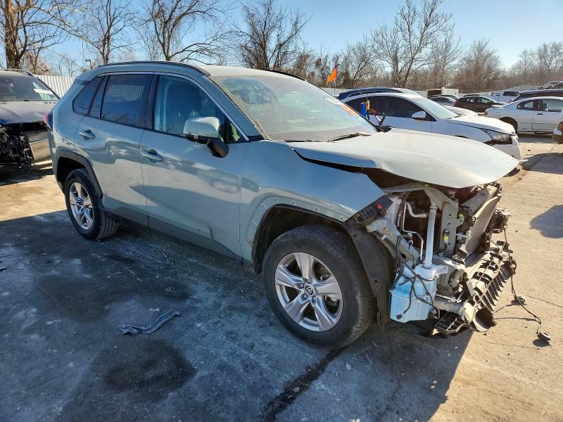 2022 Toyota Rav4 xle