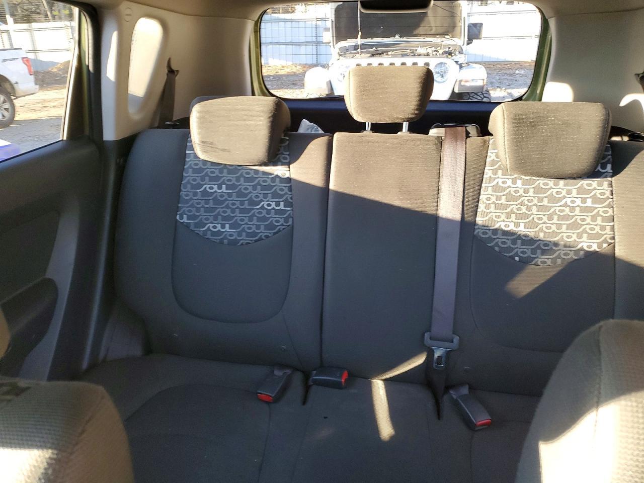 2010 KIA Soul +