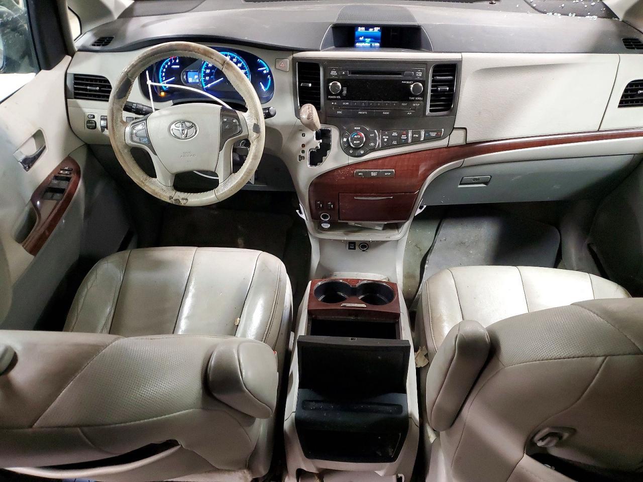 2014 Toyota Sienna xle