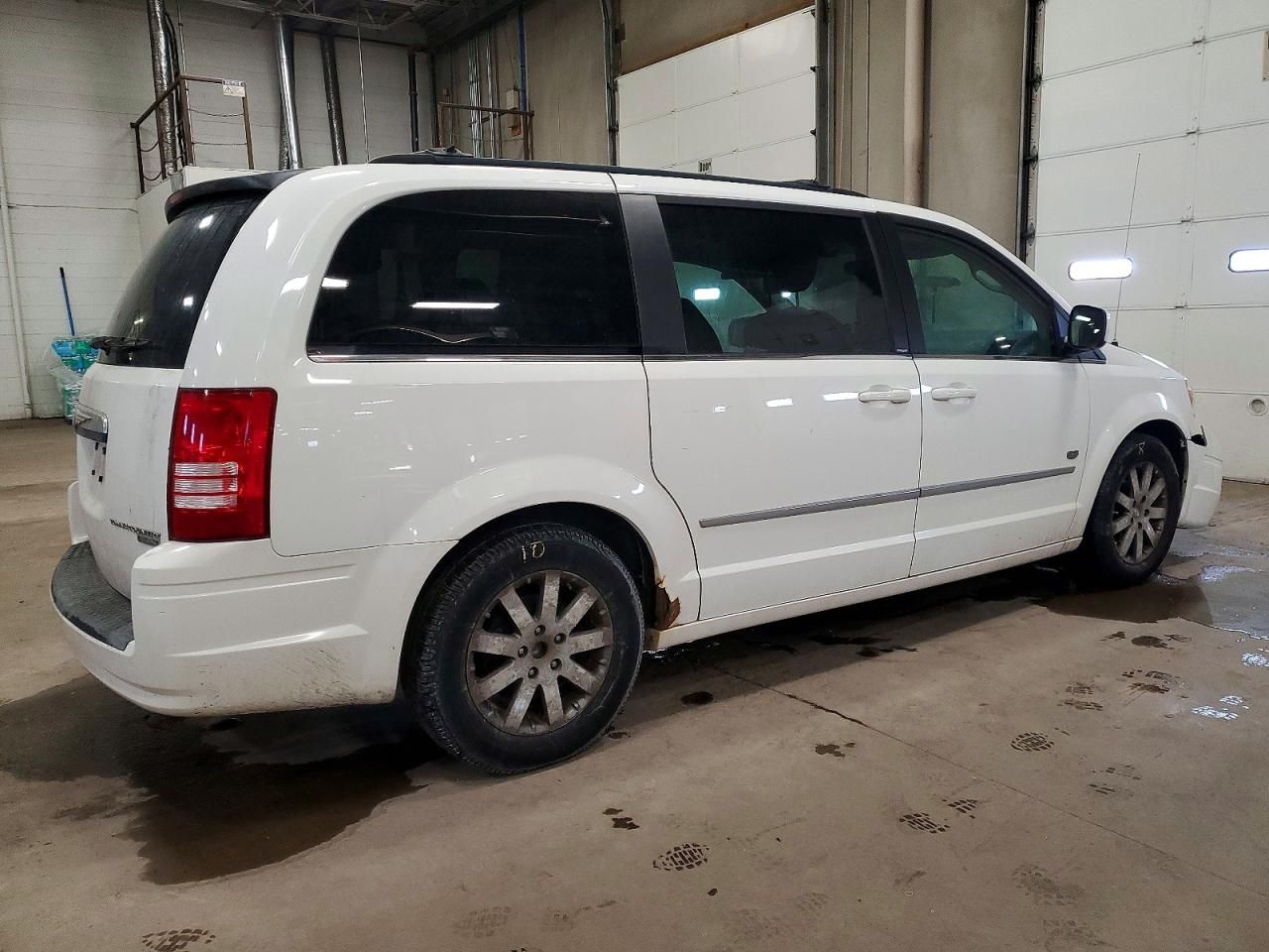 2009 Chrysler Town & Country Touring