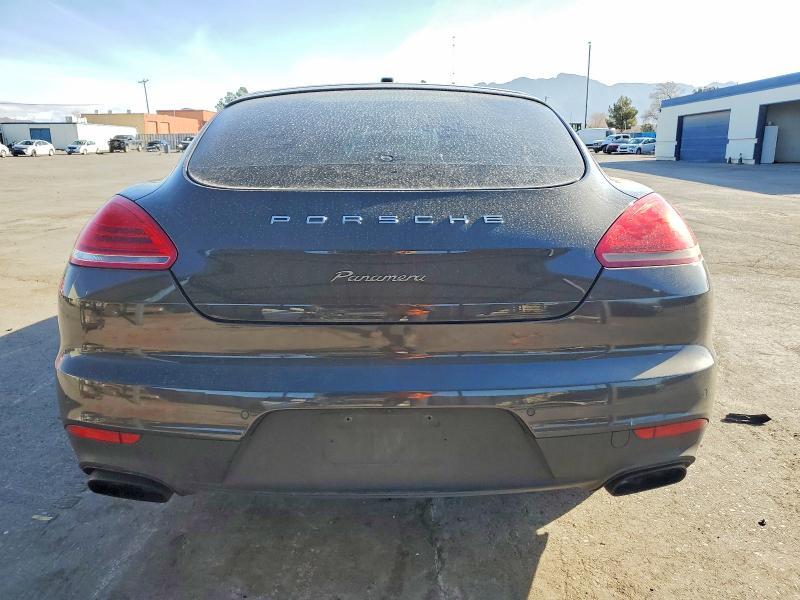 2014 Porsche Panamera 2