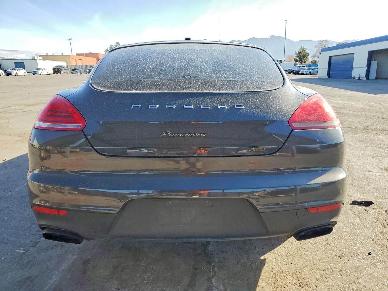 2014 Porsche Panamera 2
