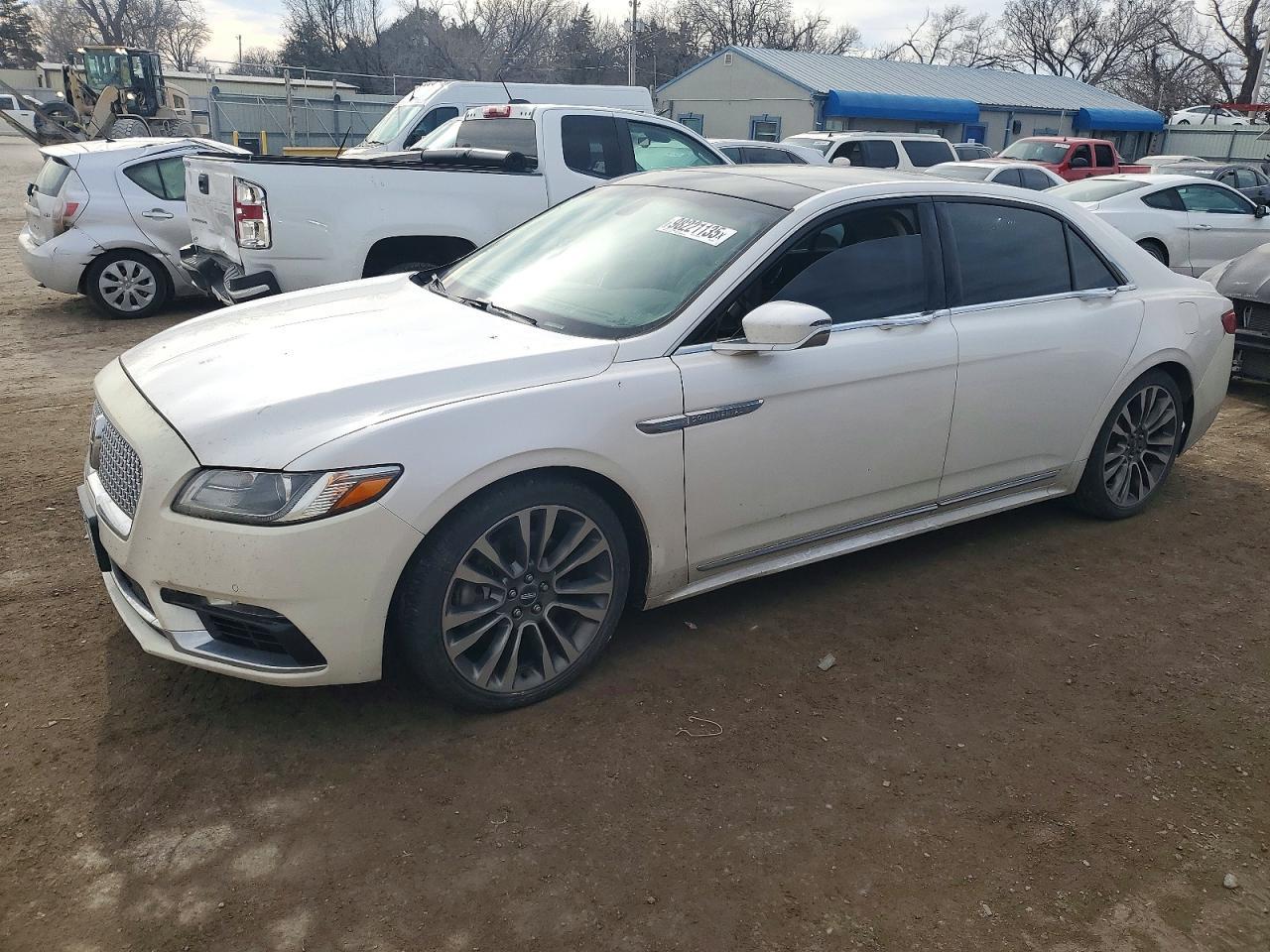 2017 Lincoln Continental Select