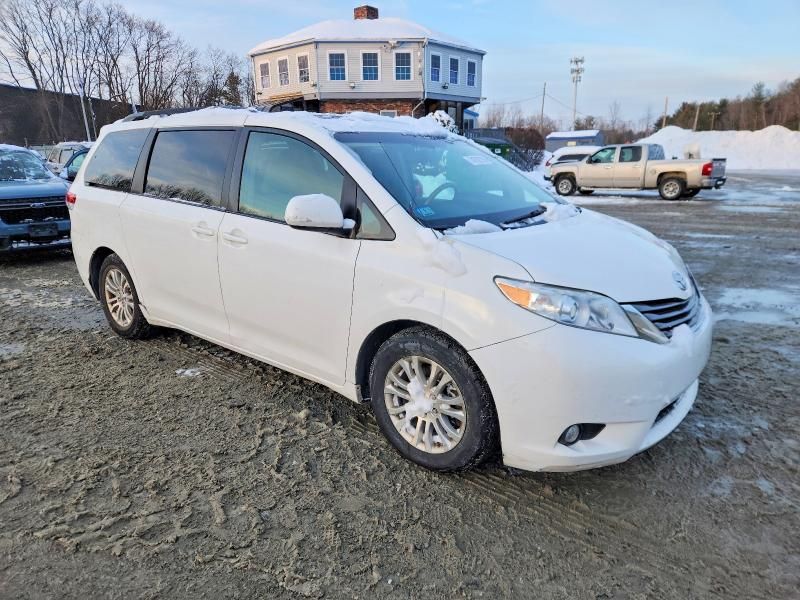 2011 Toyota Sienna xle