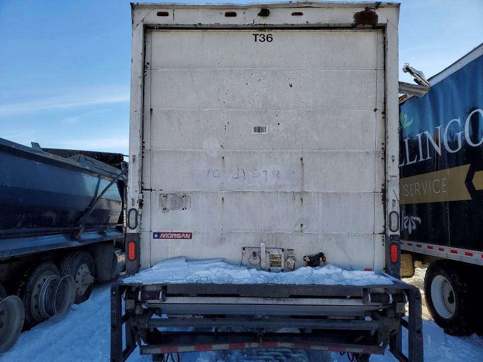 2014 International 4300 box Truck
