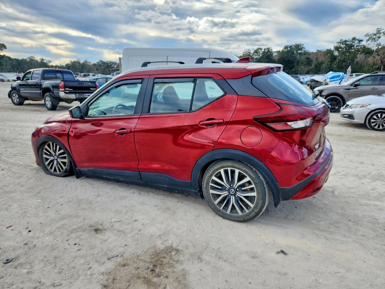2021 Nissan Kicks sv