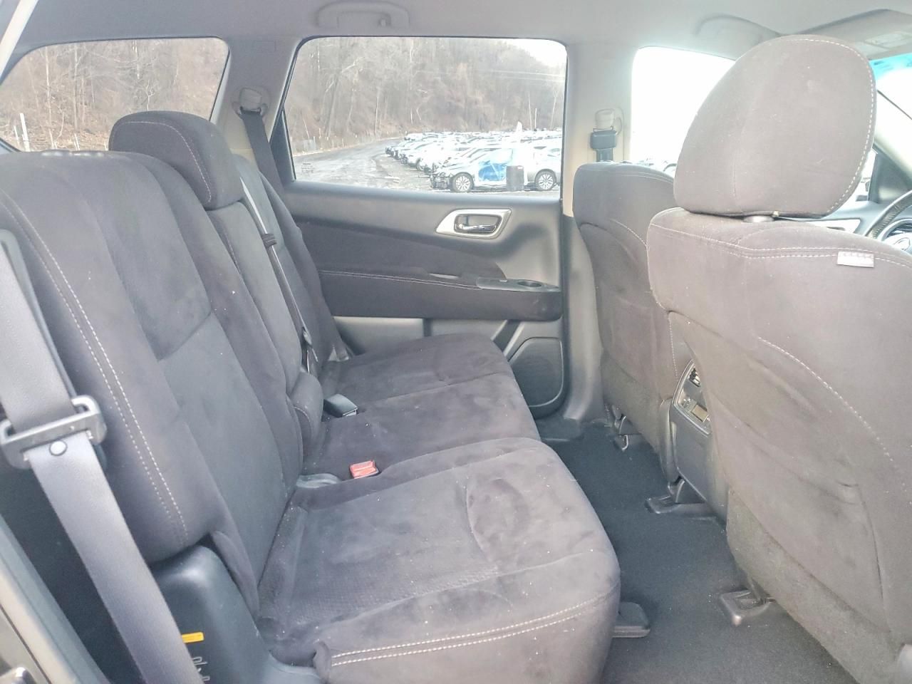 2014 Nissan Pathfinder s