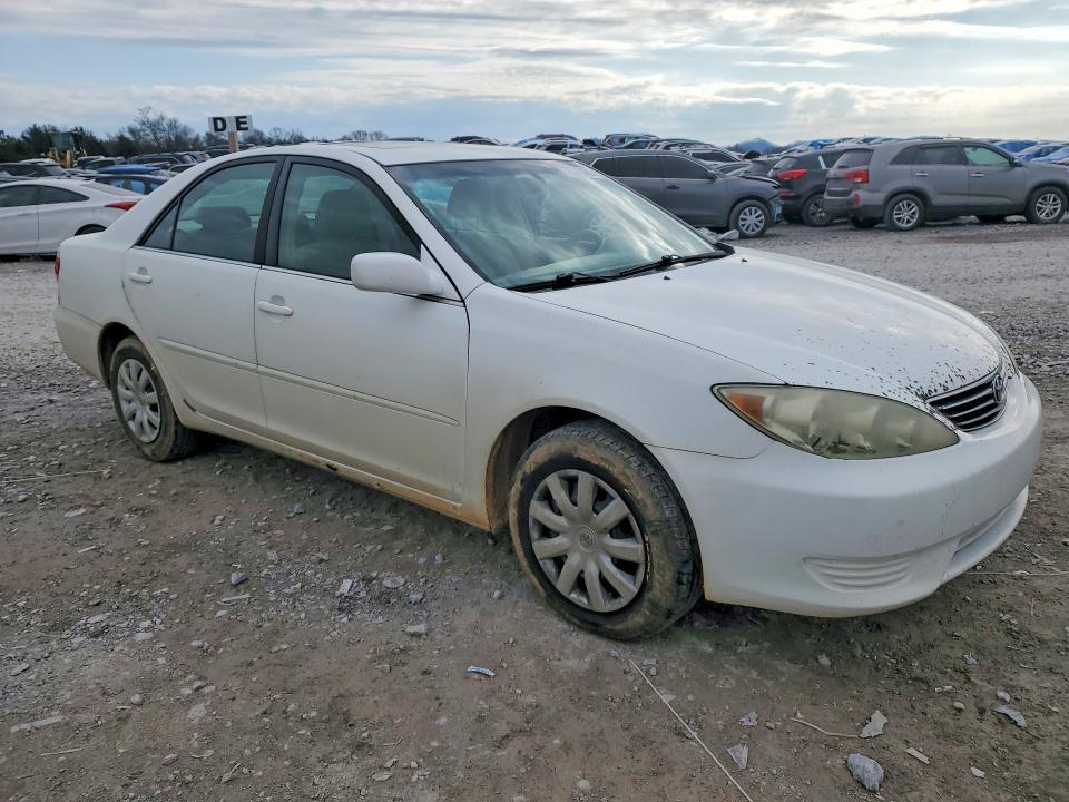2005 Toyota Camry le