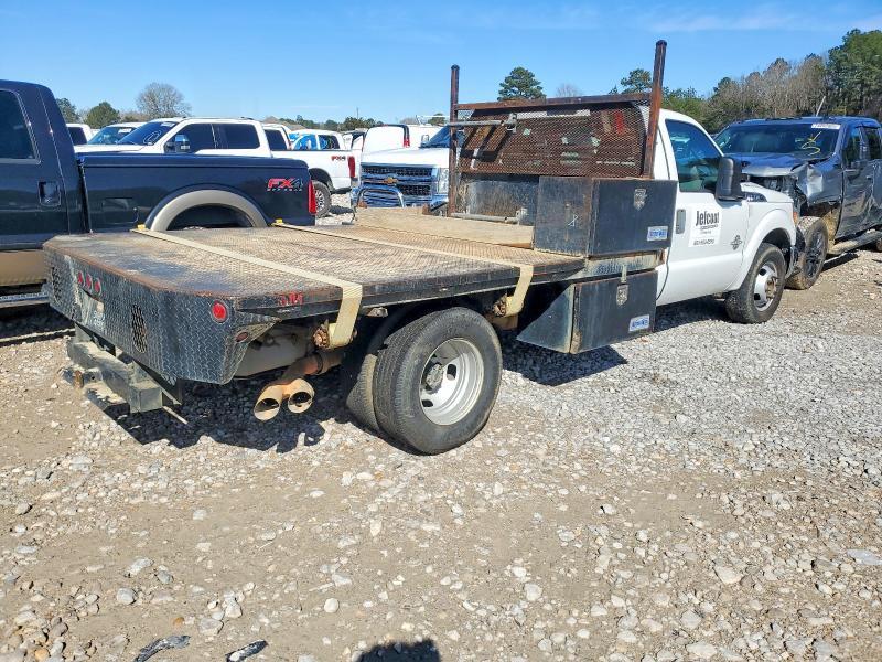 2016 Ford F350 Super Duty Flatbed Truck