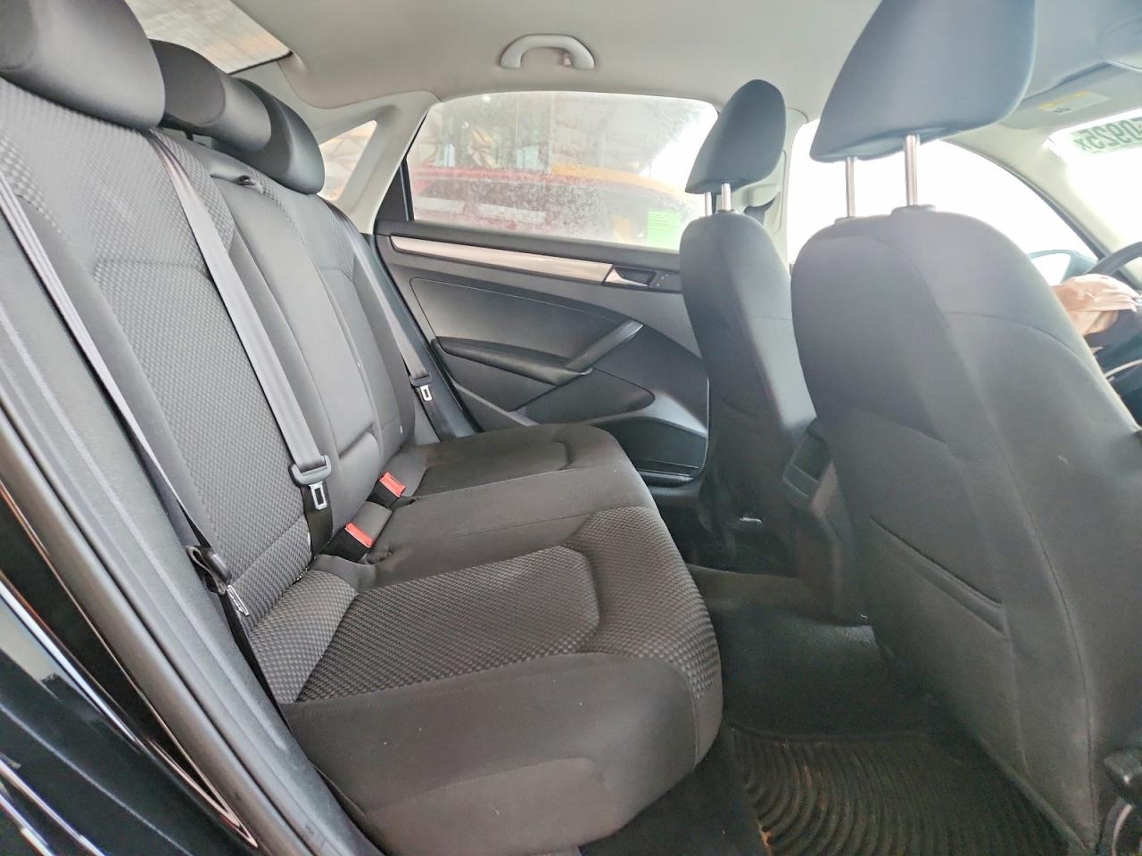 2012 Volkswagen Passat s