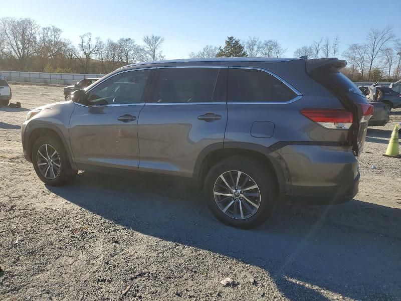 2019 Toyota Highlander se