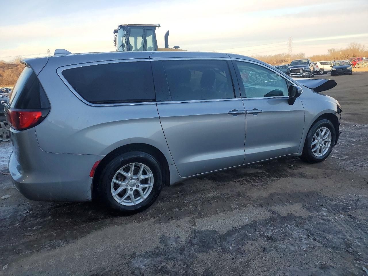 2020 Chrysler Voyager lx