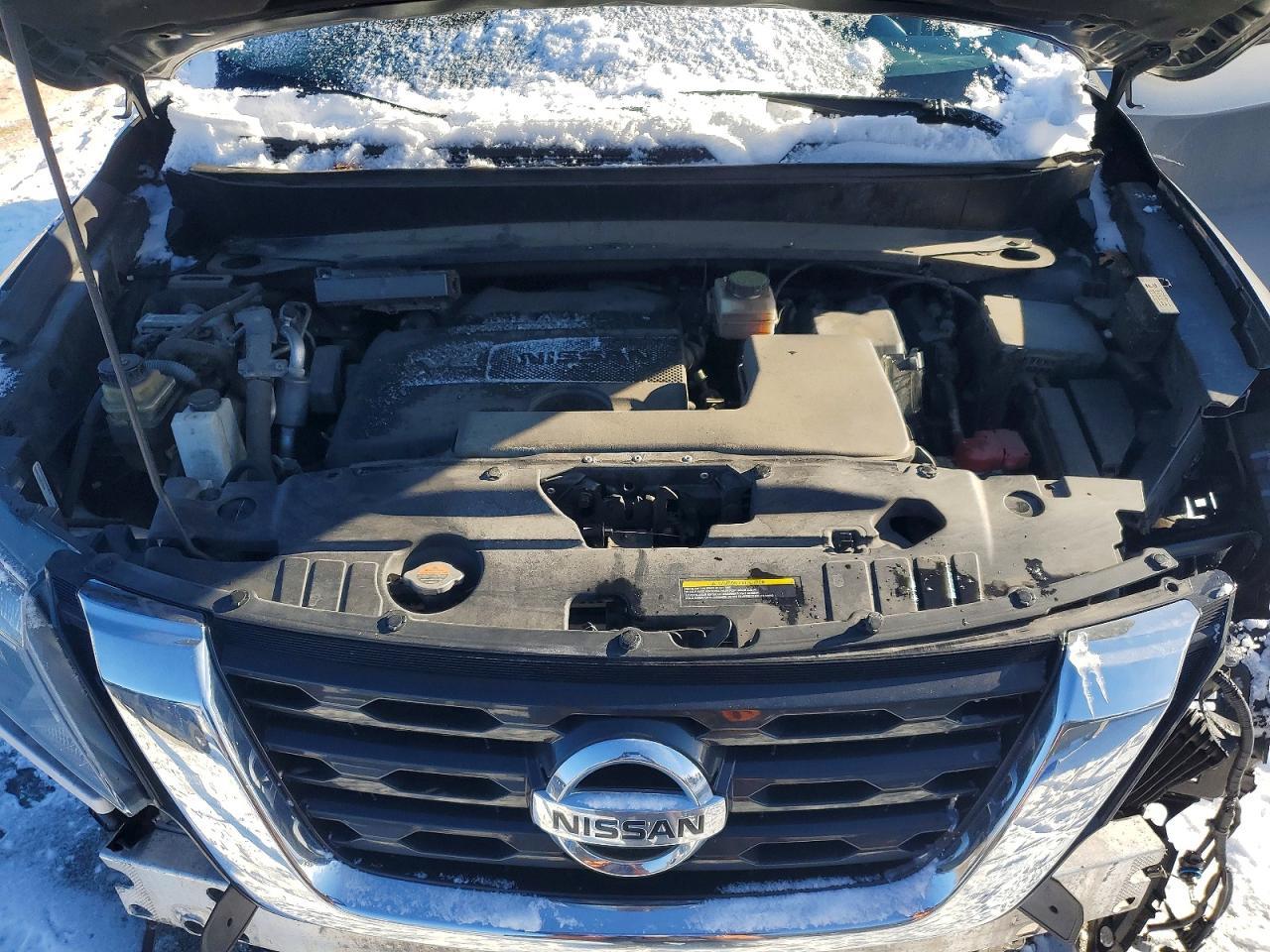2017 Nissan Pathfinder s