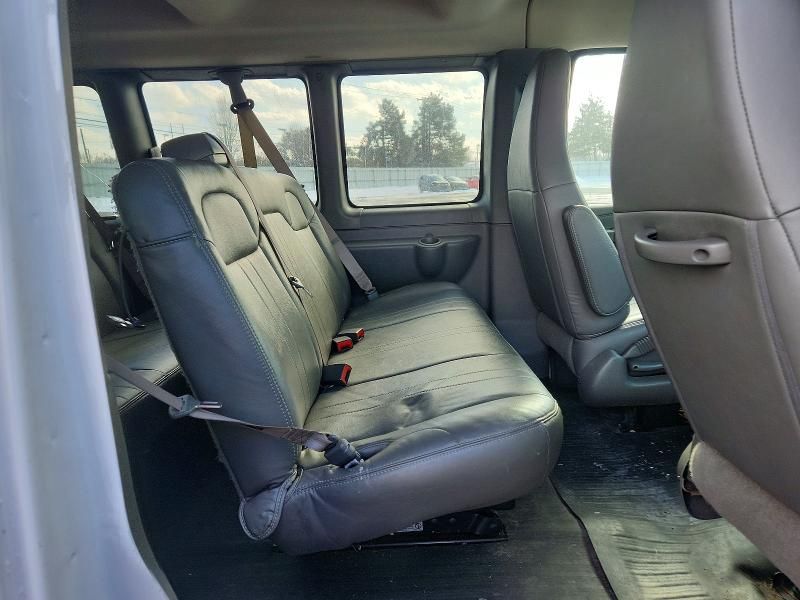 2021 Chevrolet Express G2500 ls