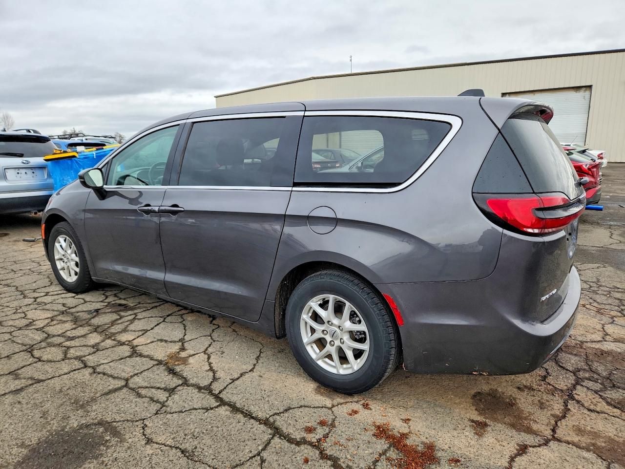 2023 Chrysler Pacifica Touring l