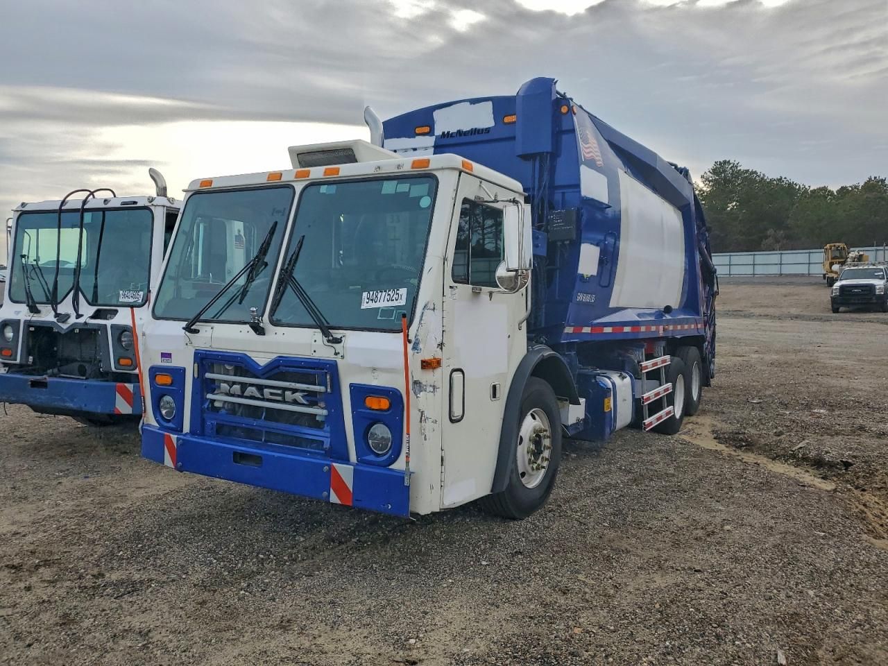 2014 Mack LEU613 Refuse Truck