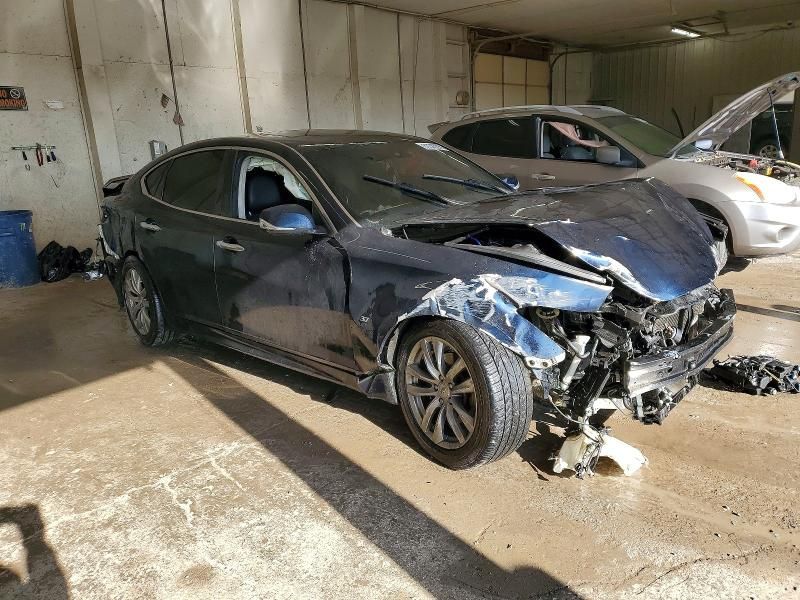 2015 Infiniti Q70 3.7