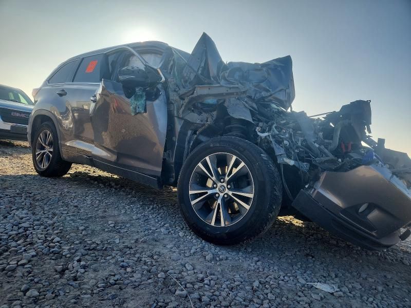 2016 Toyota Highlander xle