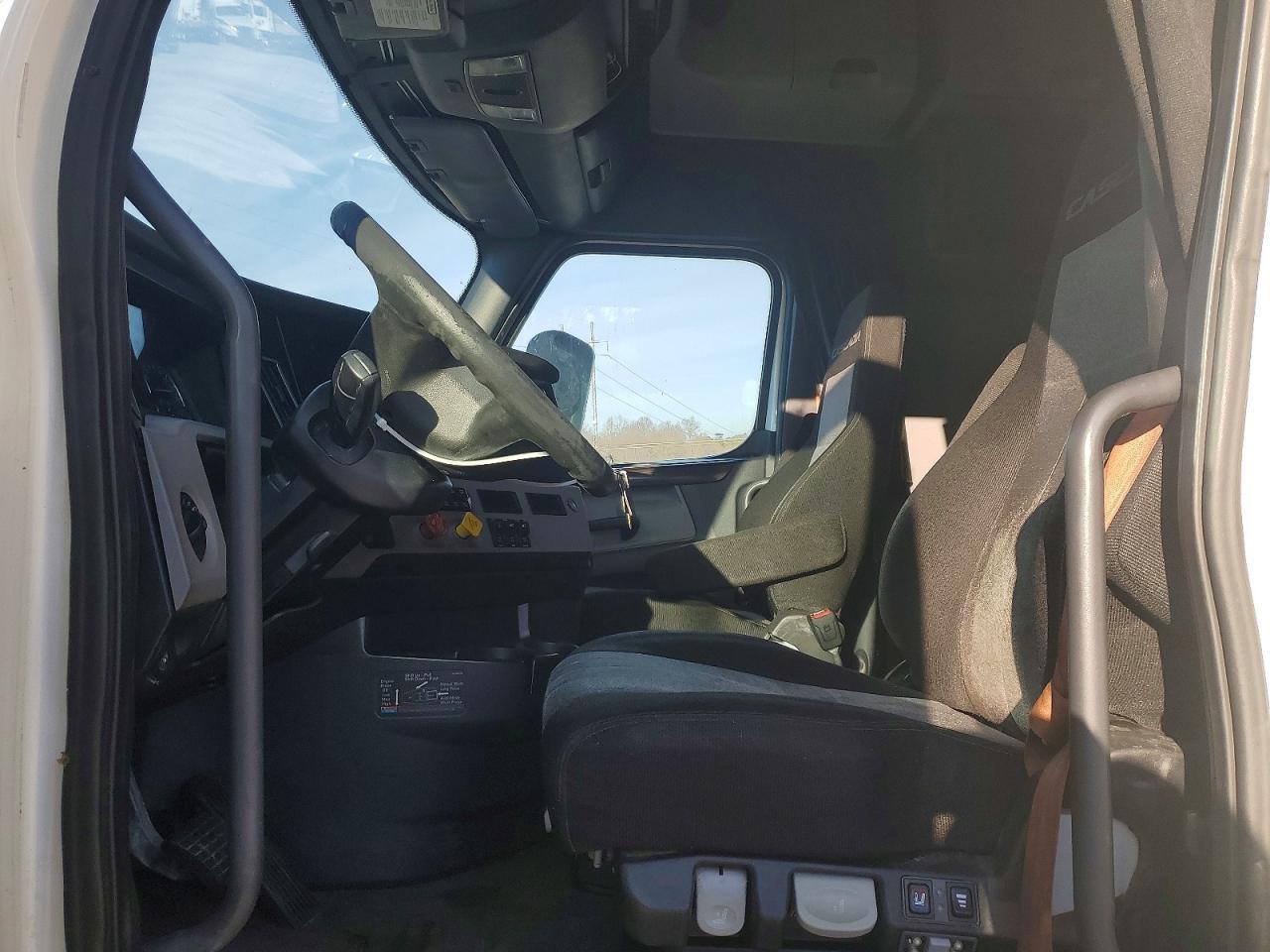 2019 Freightliner Cascadia 126 Semi Truck