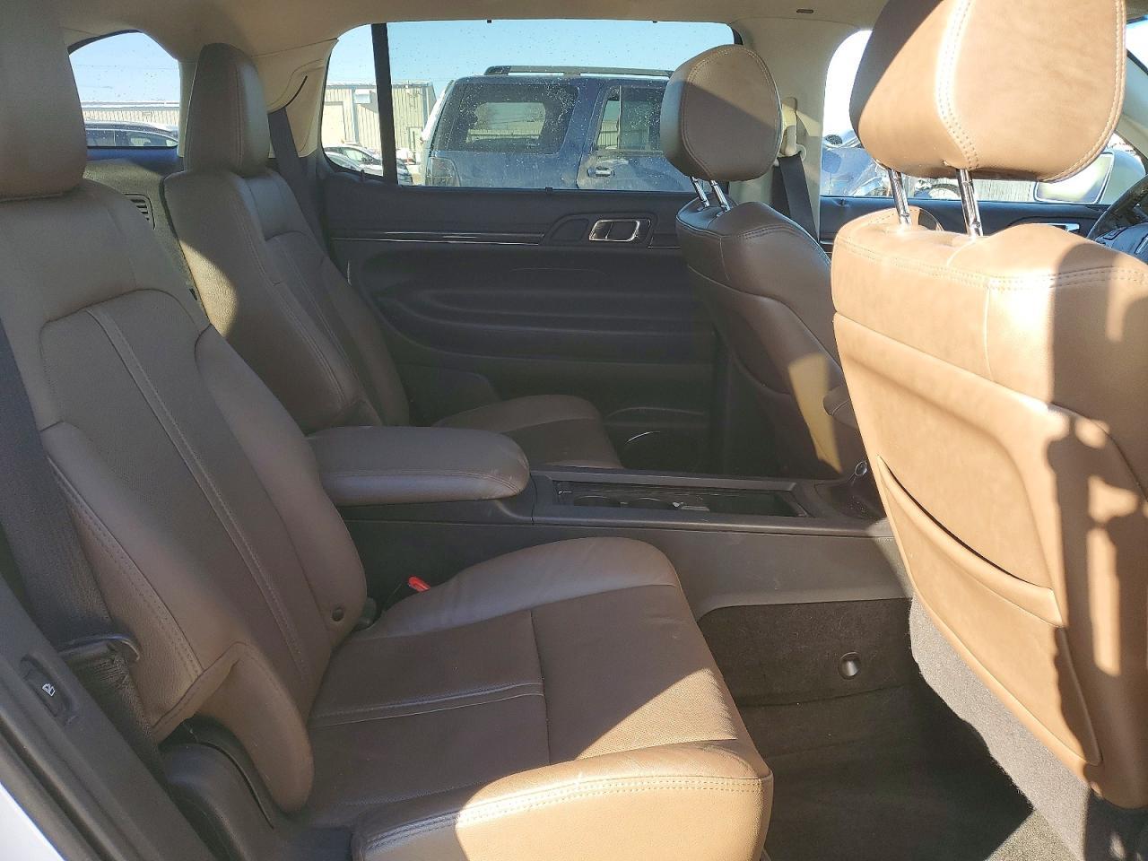 2013 Lincoln MKT
