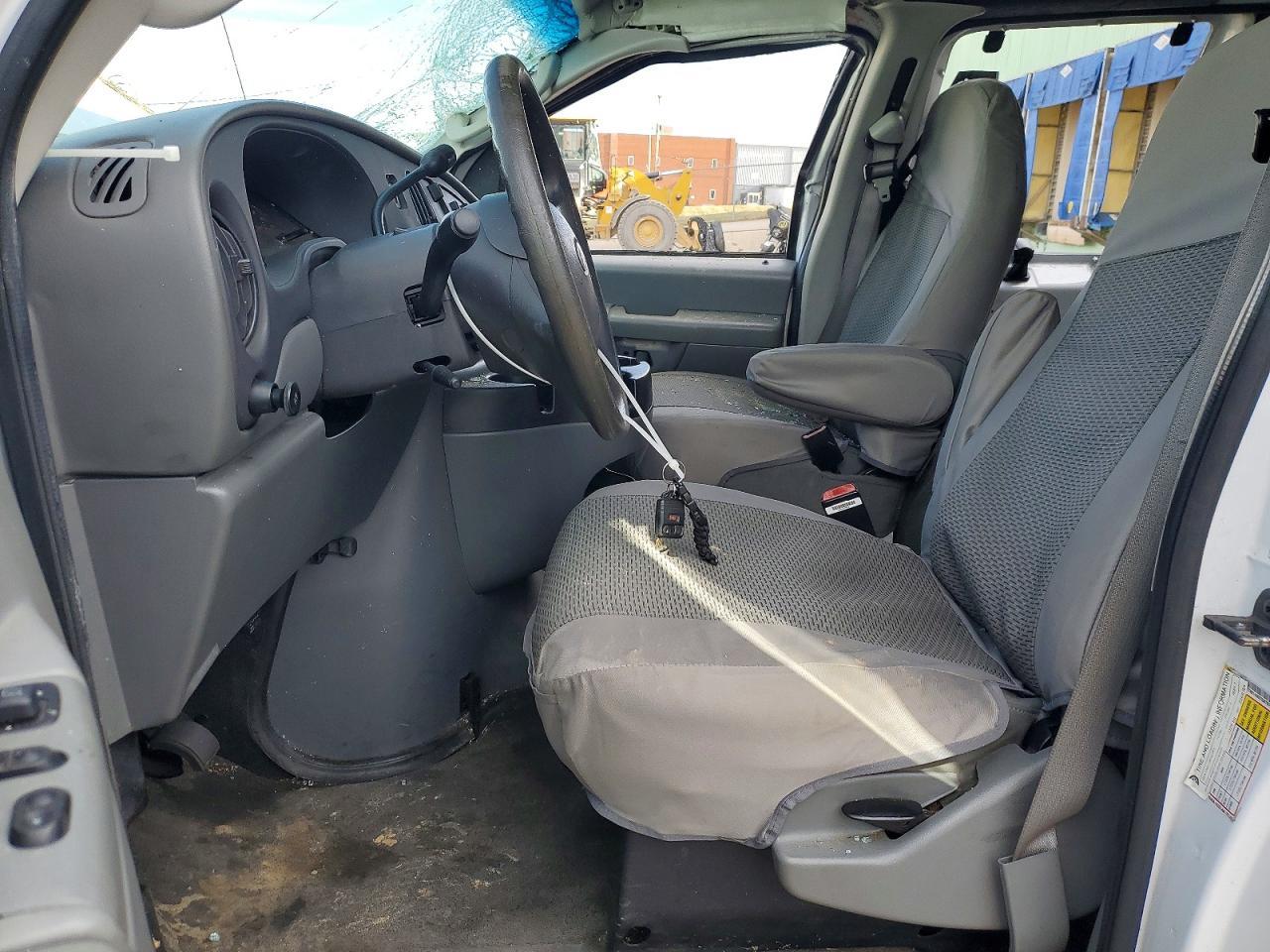 2007 Ford Econoline E150 van