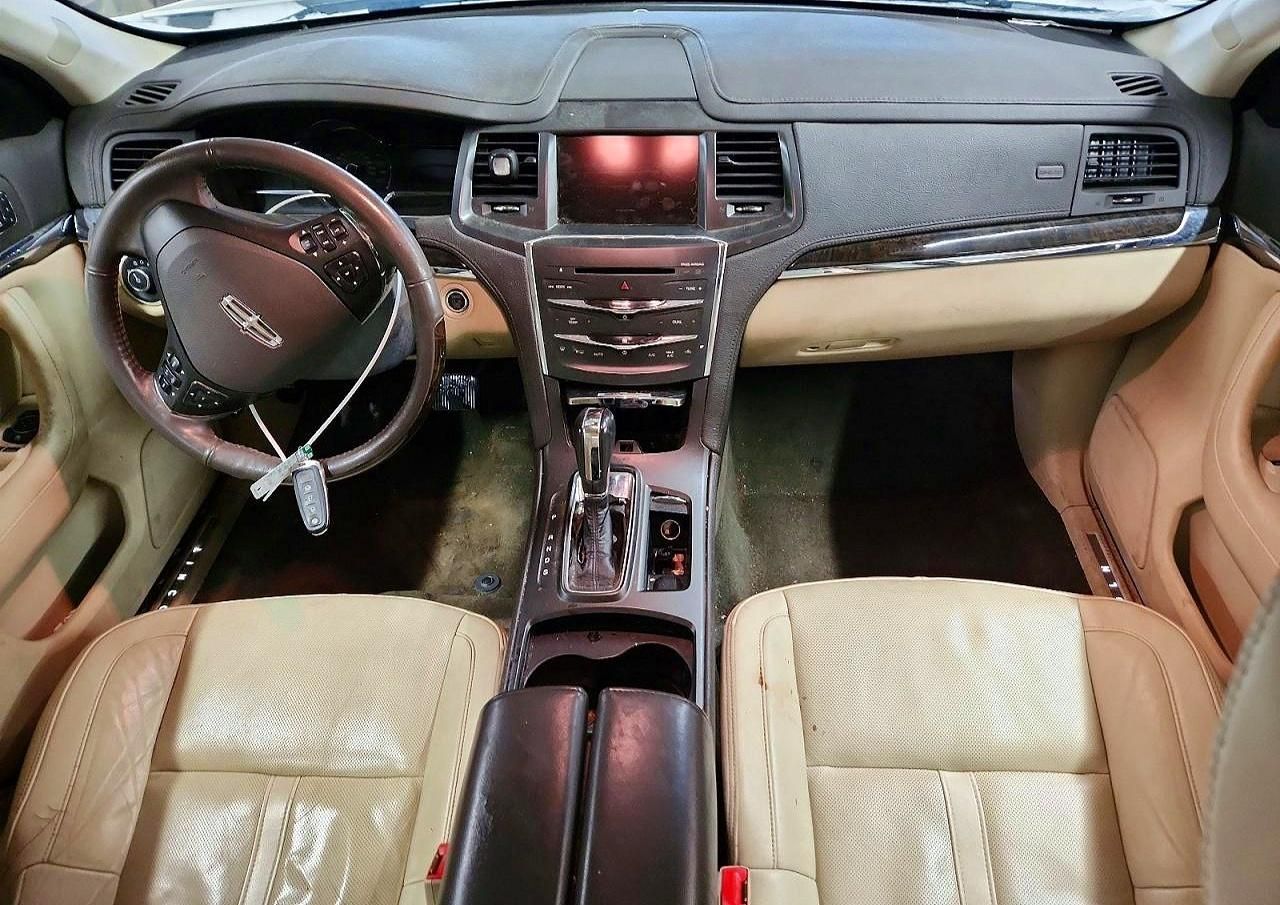 2013 Lincoln Townhouse MKS