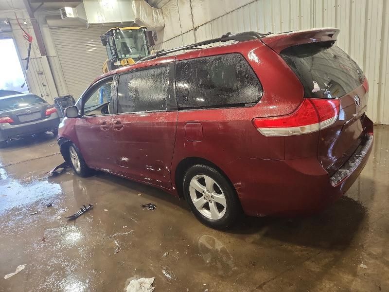 2012 Toyota Sienna le
