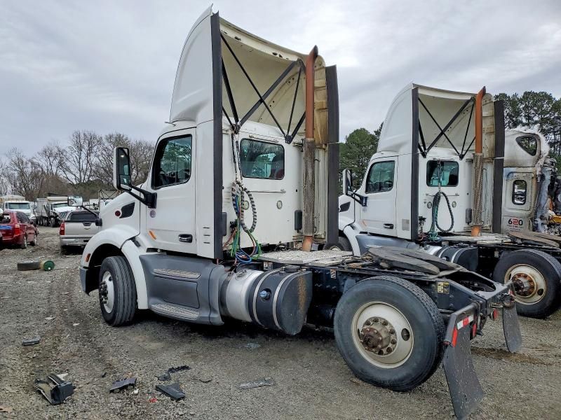 2017 Peterbilt 579