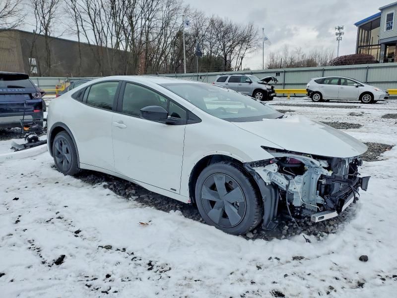 2026 Toyota Prius le