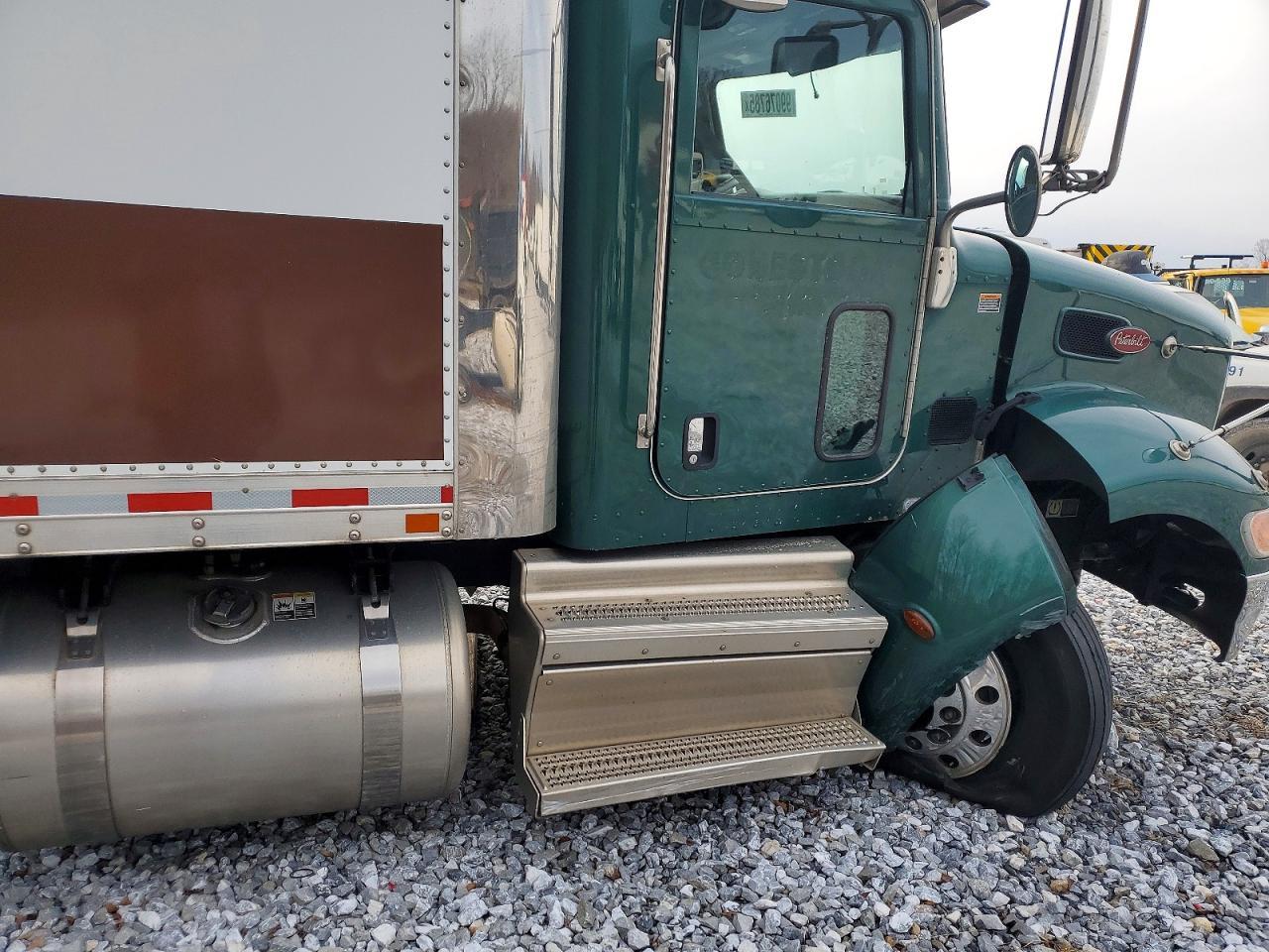 2020 Peterbilt 337
