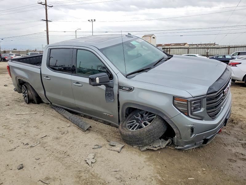 2025 GMC Sierra K1500 AT4