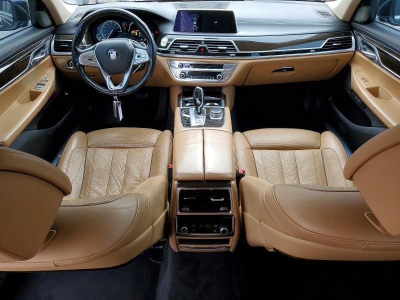 2016 BMW 750 i