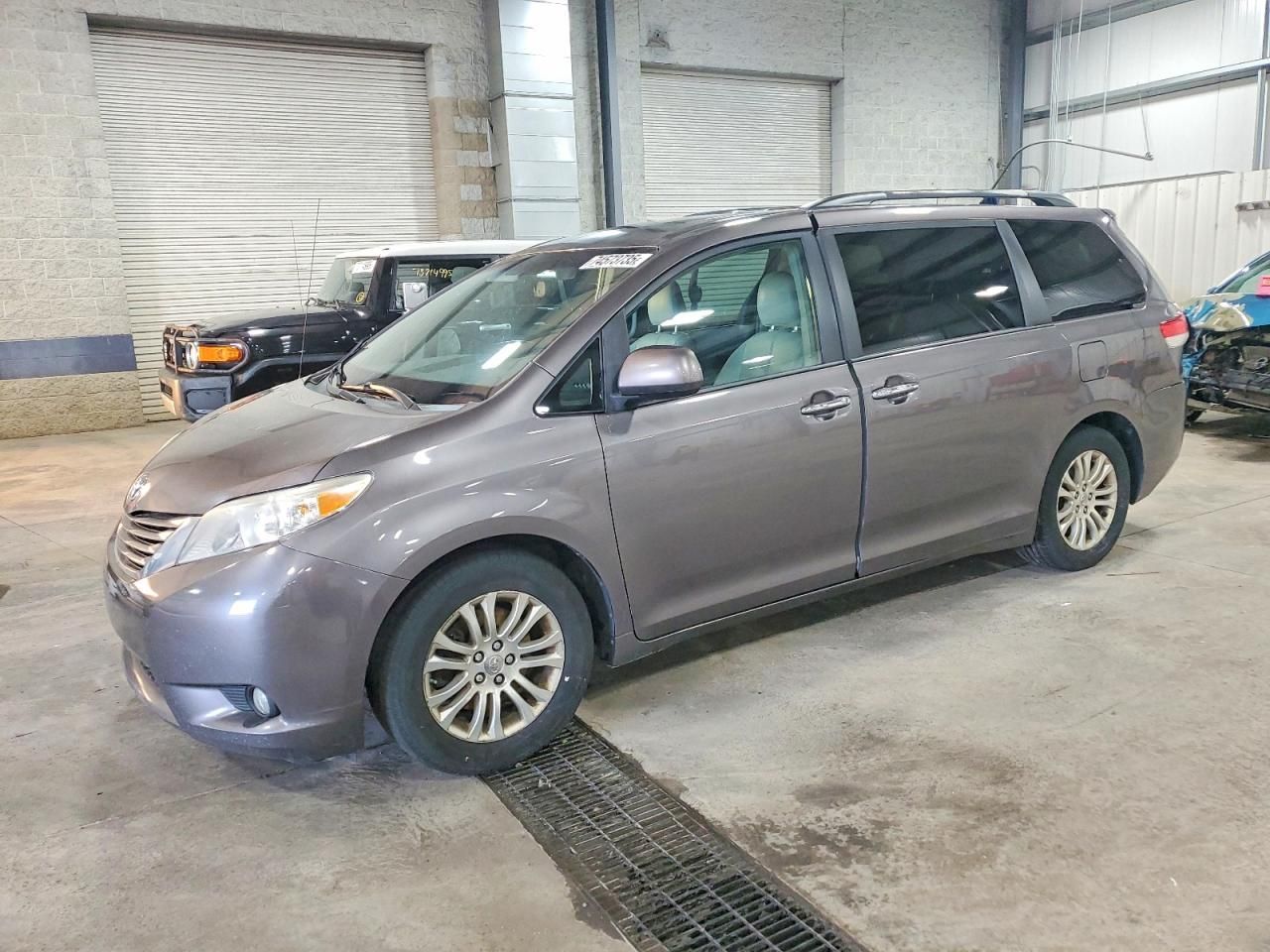 2013 Toyota Sienna xle